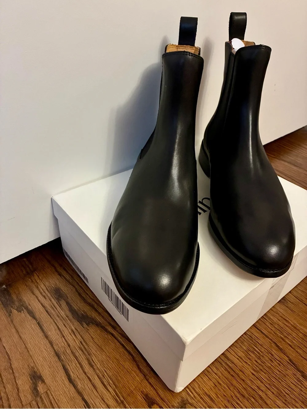 Quince Men's Essential Leather Dress Chelsea Boot Black Size 9 NIB
